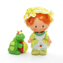 Party Pleaser Apple Dumplin Strawberry Shortcake doll with TeaTime Turtle pet