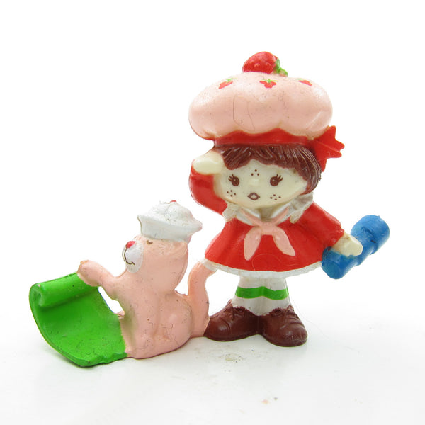Strawberry candy 110×210トルコヴィンテージラグ Amazon.com | Silver Buffalo Strawberry Shortcake Vintage