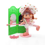 Dancin' Strawberry Shortcake doll with box and accessories