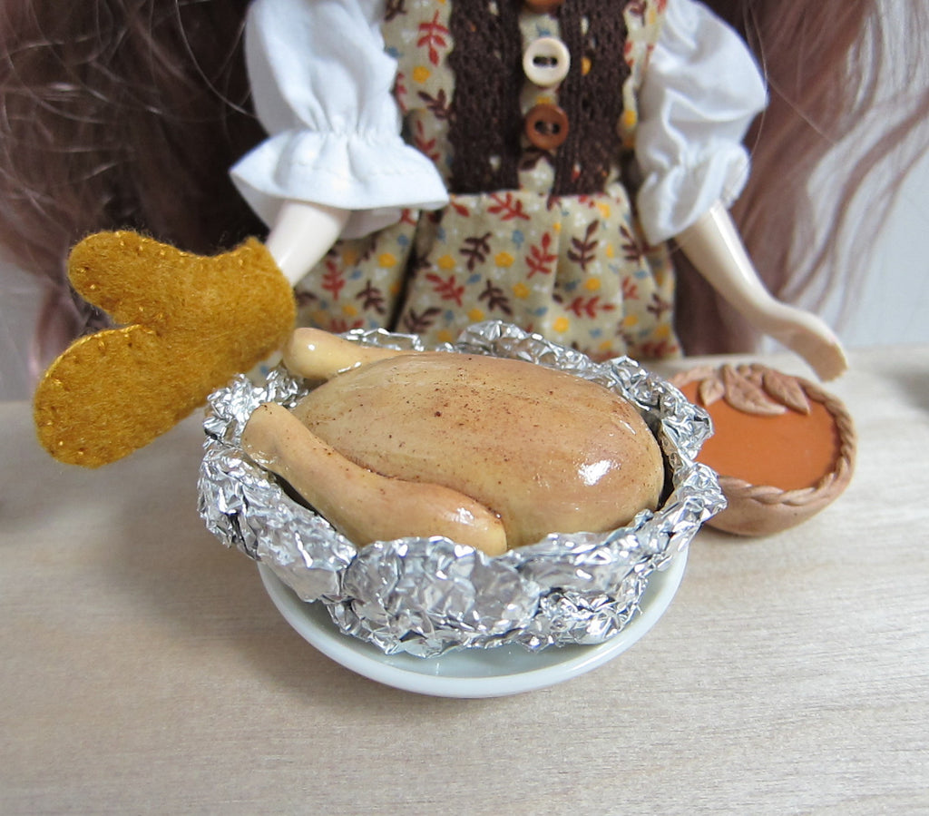 Miniature Roast Turkey for Blythe, Playscale Dolls or Dollhouse Thanksgiving or Christmas Dinner