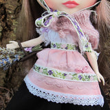 Lace trimmed apron for Blythe doll folk outfit