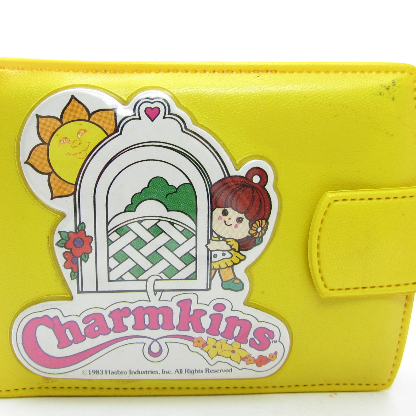 Charmkins Vintage Yellow Vinyl Kisslock Coin Purse with Brown Eyed Sus