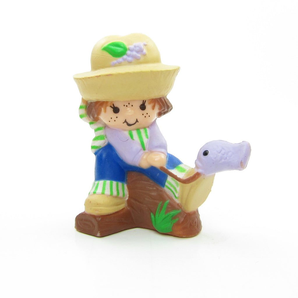 Huckleberry Pie Catching a Fish Strawberry Shortcake Miniature Figurine