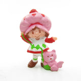 Strawberry Shortcake Playing with Custard miniature figurine