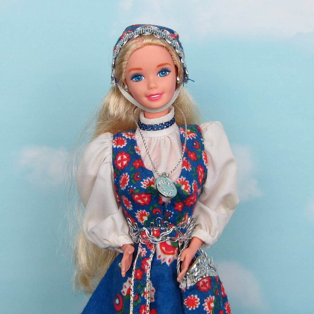 Norwegian Barbie Doll Vintage 1995 Dolls of the World Collector Edition #14450