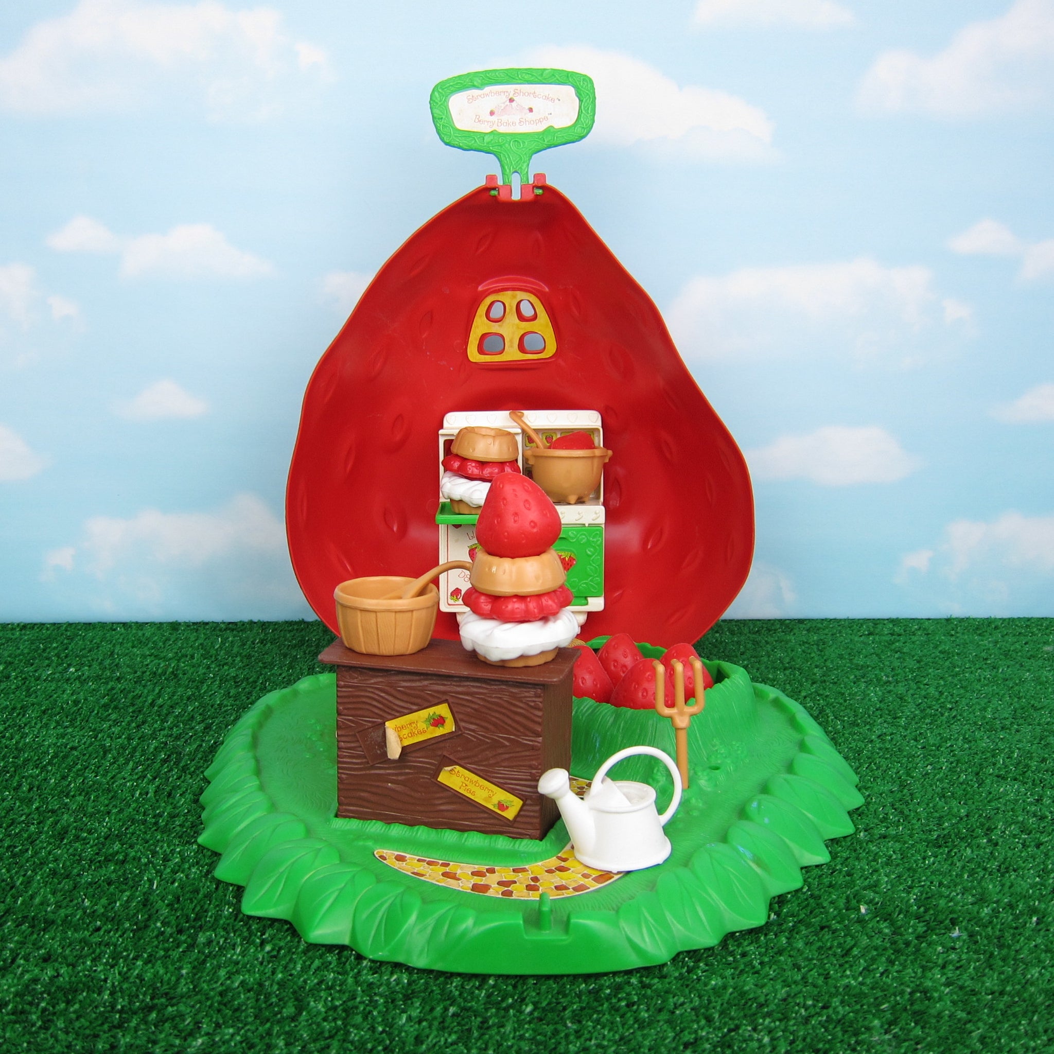 Strawberry shortcake house 1980 store
