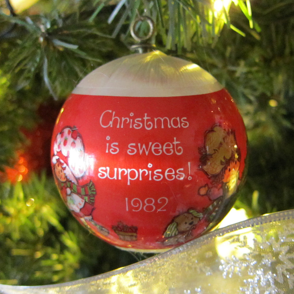 Christmas is Sweet Surprises 1982 Strawberry Shortcake Silk Ball Ornament