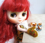 Oven mitt for Middie Blythe dolls