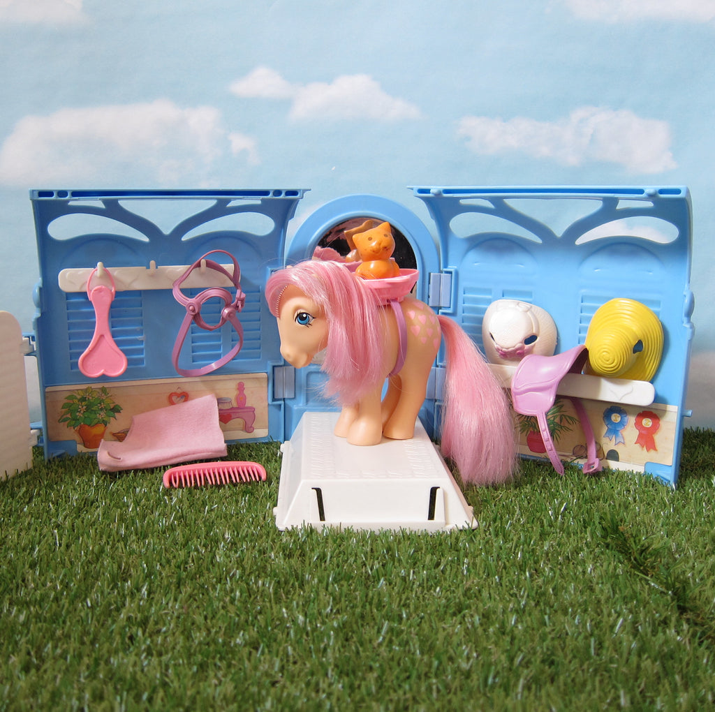 Pretty Parlor My Little Pony 1983 Playset with Peachy & Accessories