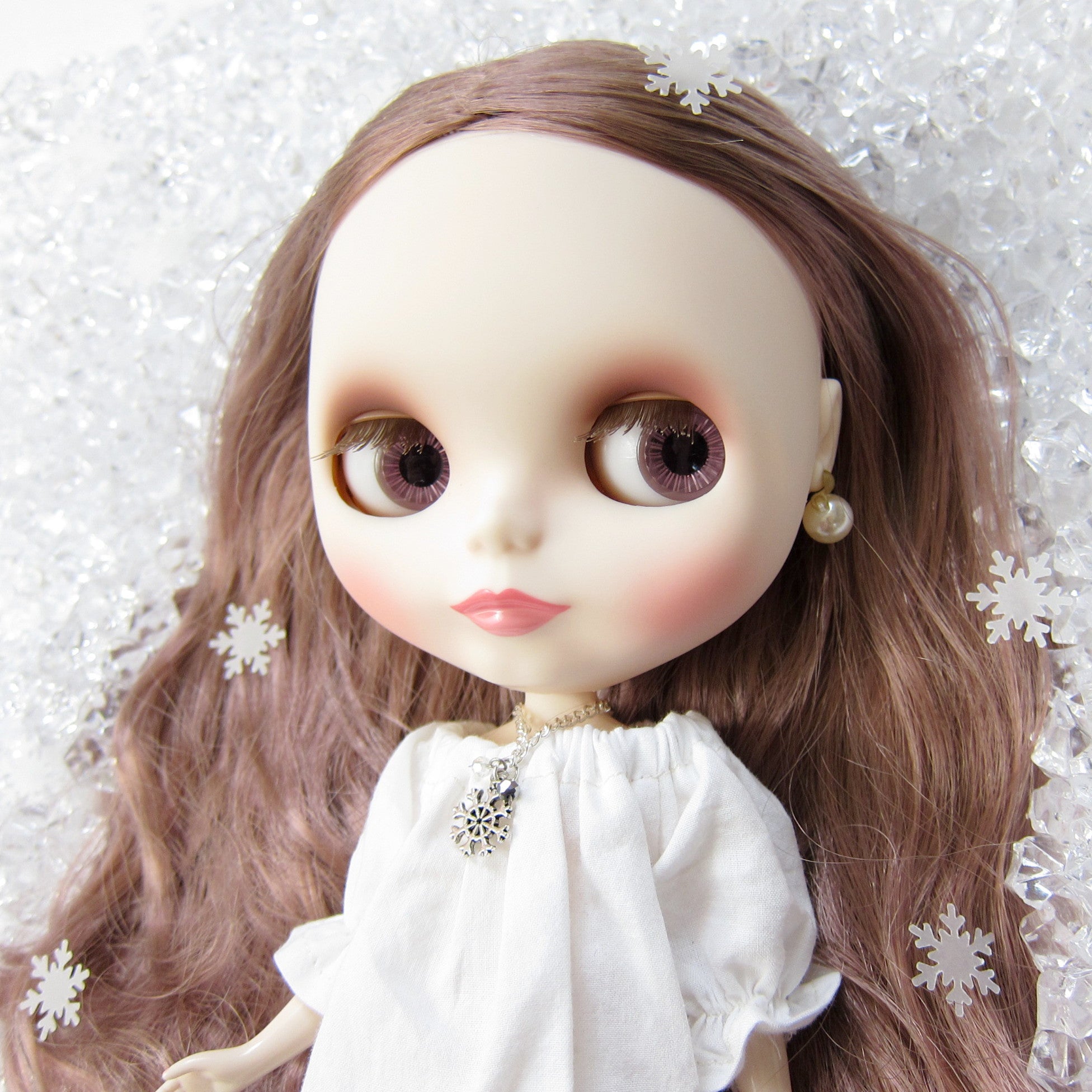 Blythe or Pullip snowflake charm necklace