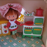 Strawberry Shortcake dollhouse kitchen stove