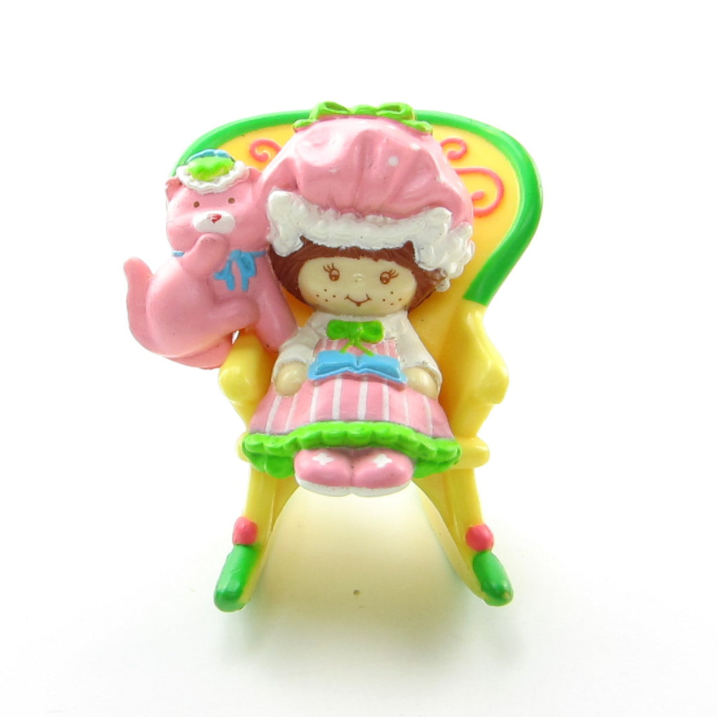 Strawberry Shortcake with Custard Reading in a Rocking Chair Deluxe Strawberryland Miniatures