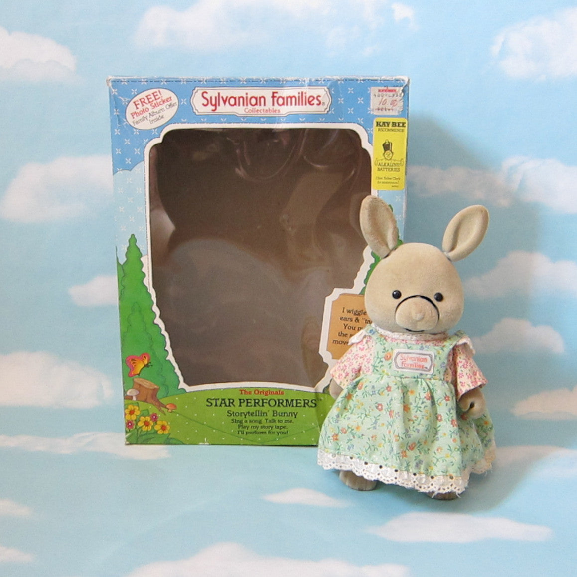 Sylvanian Families Star Performers Storytellin' Bunny Lip Syncing