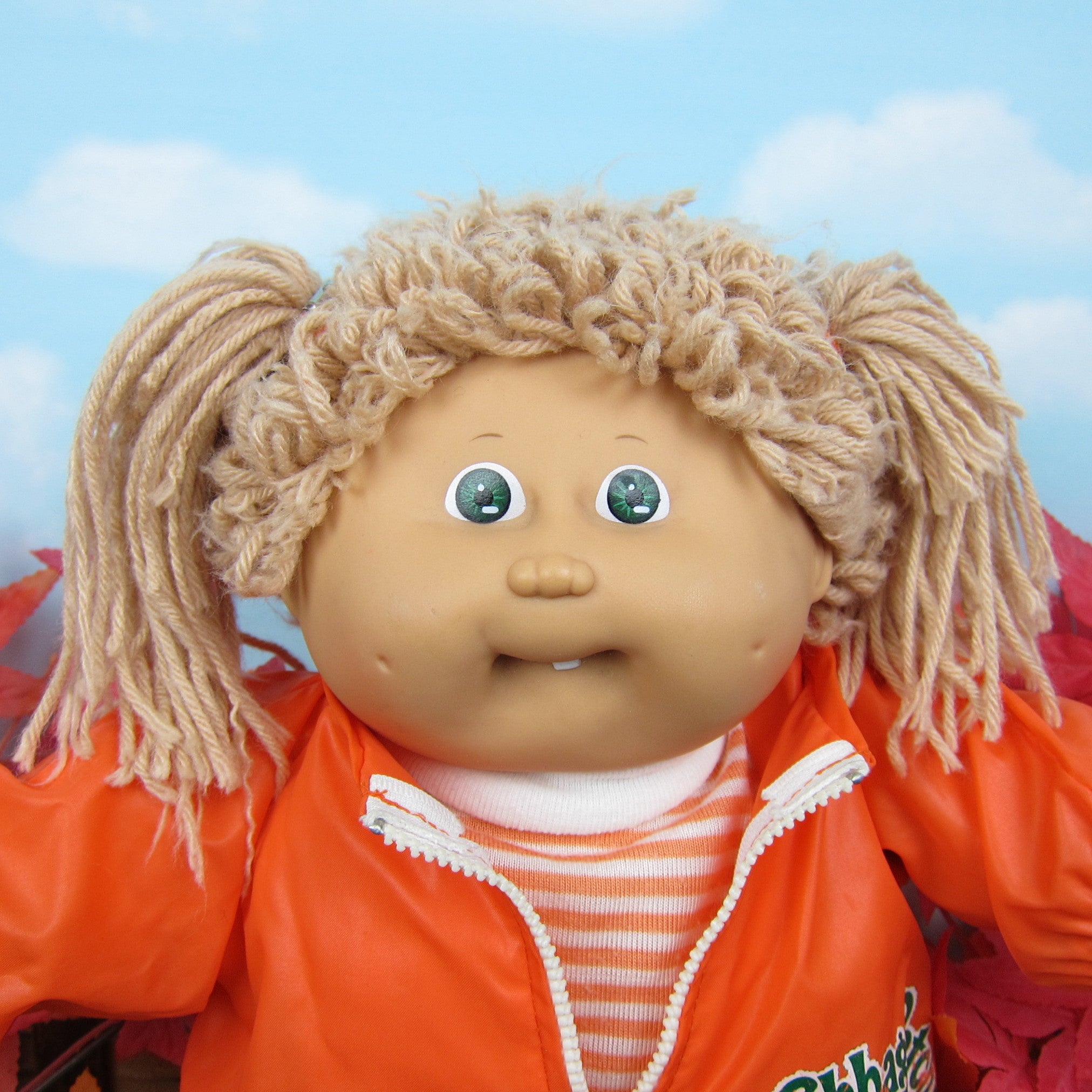 Cabbage Patch Kids Doll Girl Light Brown Hair Green Eyes Dimples Brown Eyed Rose
